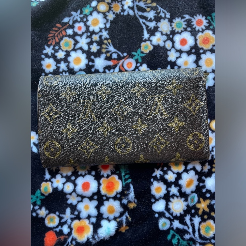 Louis Vuitton Long Monogram Wallet - Picture 2 of 7